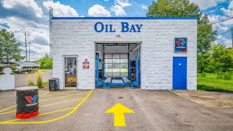 Oil Bay at Valet Car Wash North Guelph