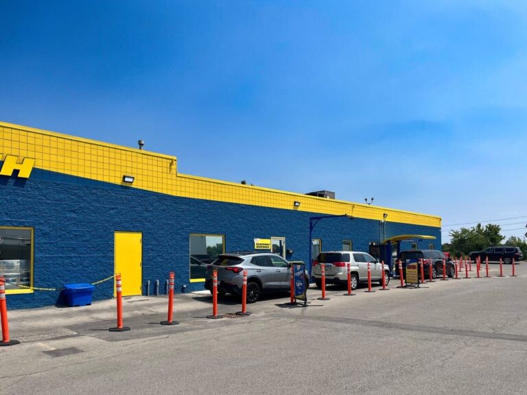 valet_car_wash-location-niagara_falls-hero-06